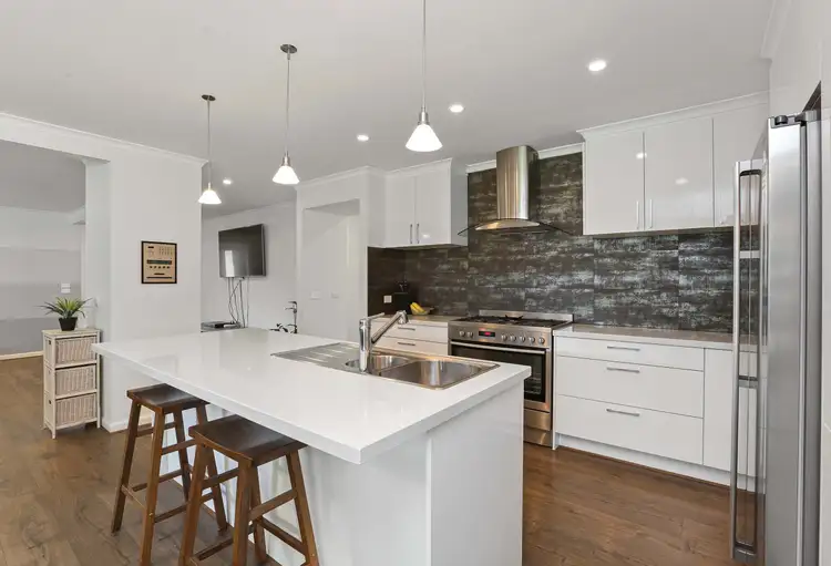 Fifth view of Homely house listing, 6 Peck Court, Lara VIC 3212