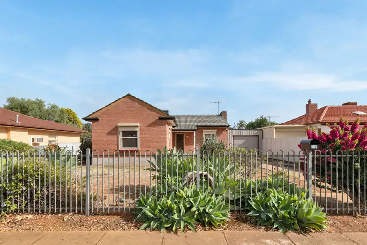 16 Fairfield Road, Elizabeth Grove SA 5112