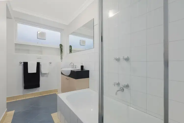 Fifth view of Homely apartment listing, 4/17 Masters Street, Caulfield VIC 3162