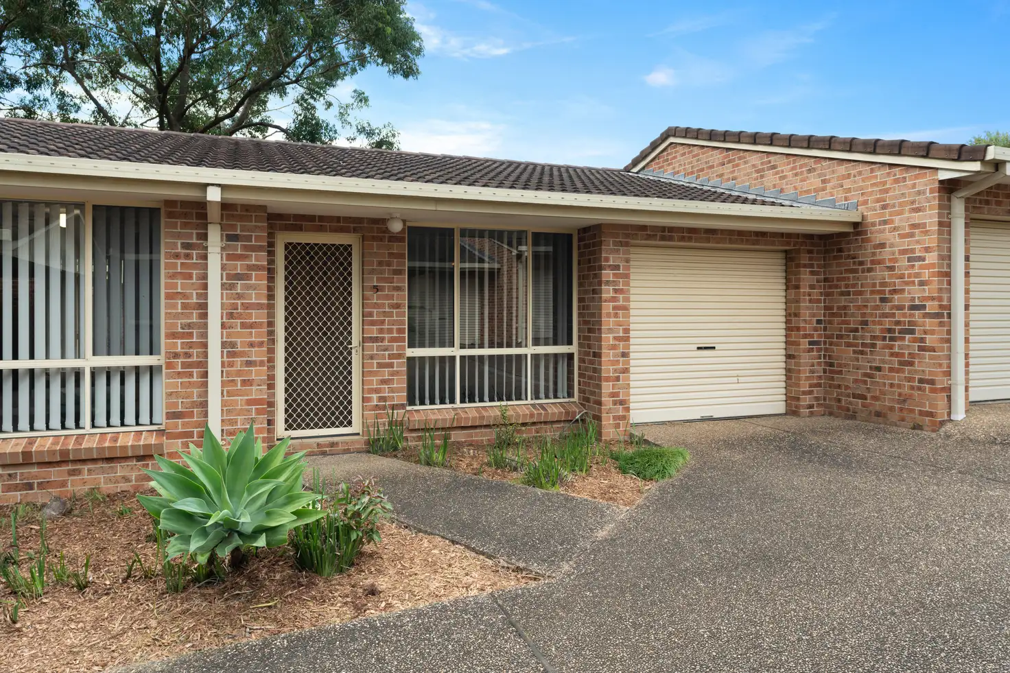 Main view of Homely unit listing, 5/1 Carisbrooke Close, Bomaderry NSW 2541
