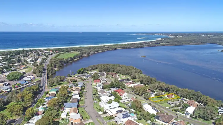 Third view of Homely house listing, 32 Diamond Head Drive, Budgewoi NSW 2262