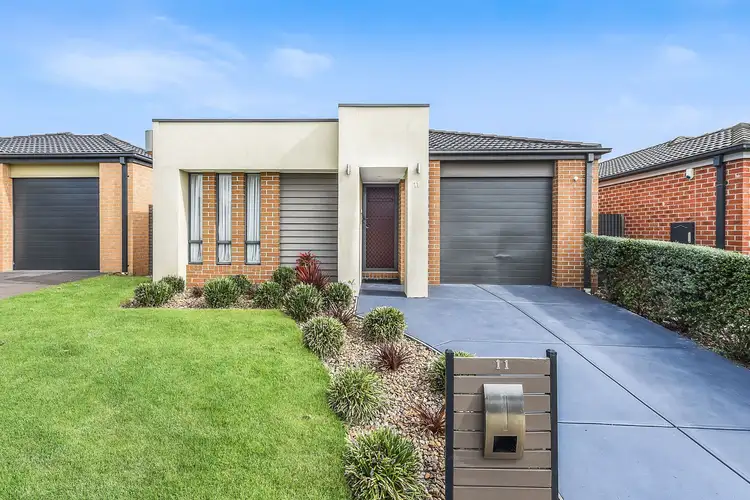 11 Abrus Circuit, Cranbourne North VIC 3977