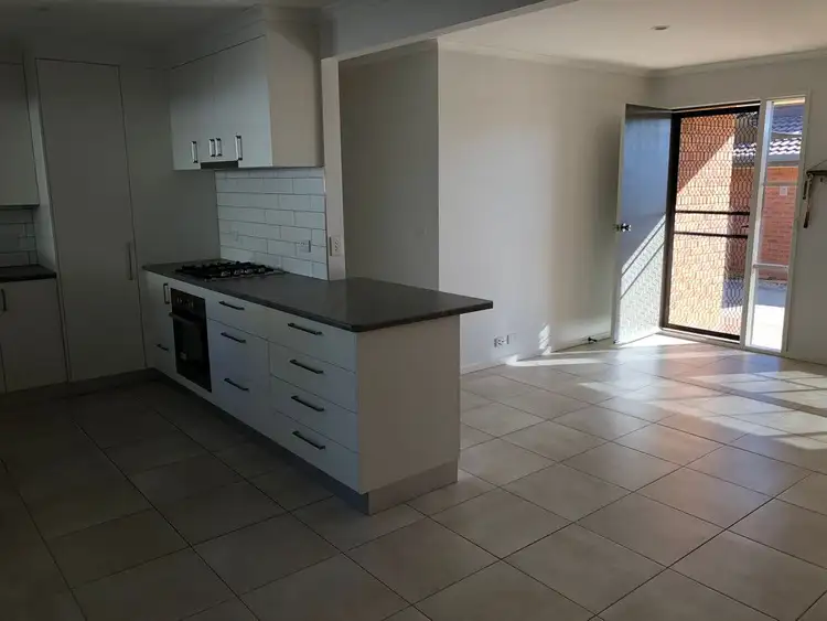 Fourth view of Homely house listing, 2/5 Lynch Court, West Wodonga VIC 3690