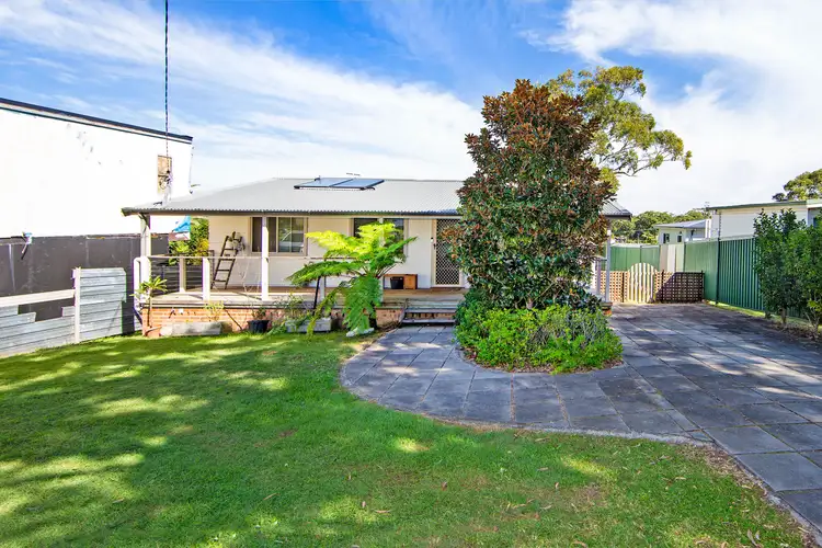 12 Coonanga Avenue, Budgewoi NSW 2262