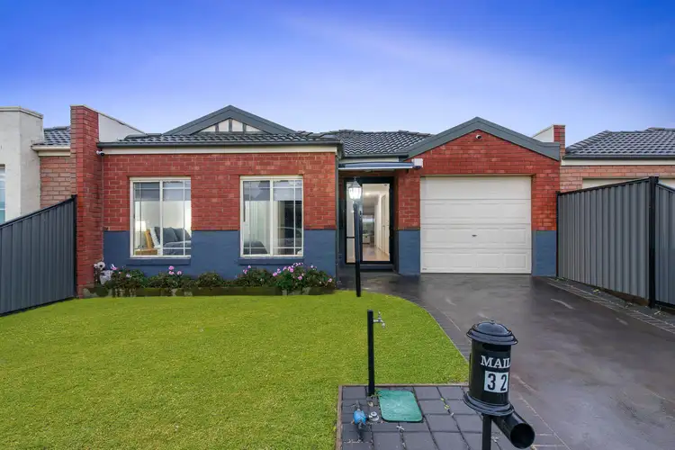 Main view of Homely house listing, 32 Brindalee Way, Hillside VIC 3037