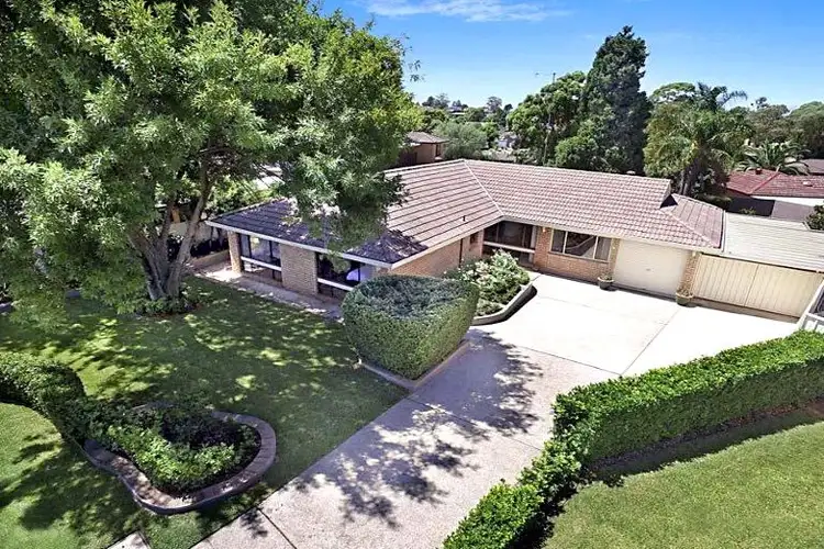 4 Muir Place, St Andrews NSW 2566