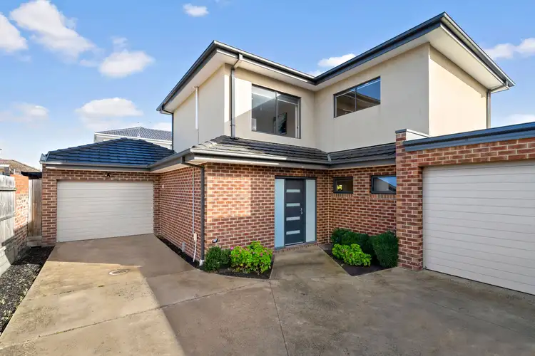 2/33 Selworthy Avenue, Oakleigh South VIC 3167