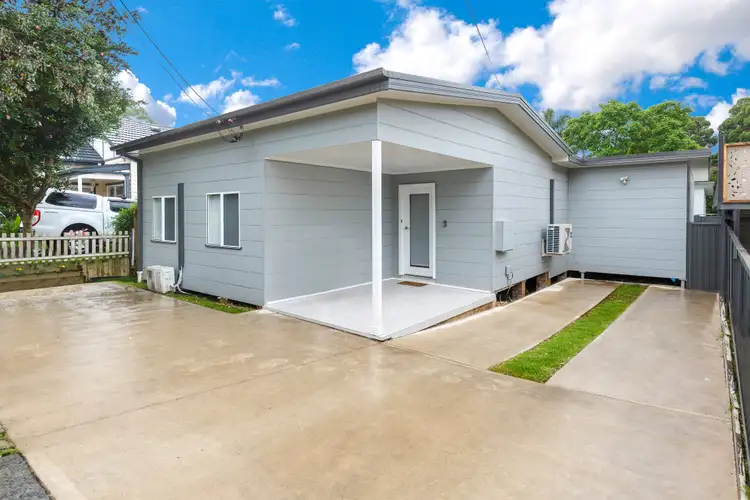 4 Griffiths Avenue