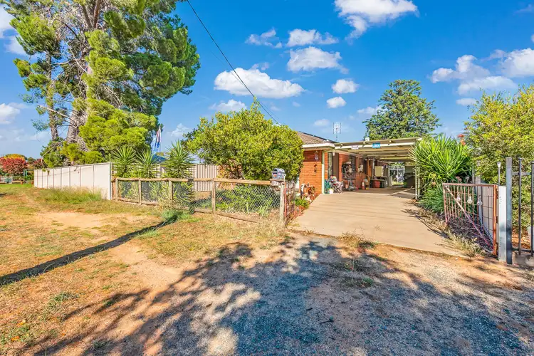 33 Livingstone Street, Mathoura NSW 2710