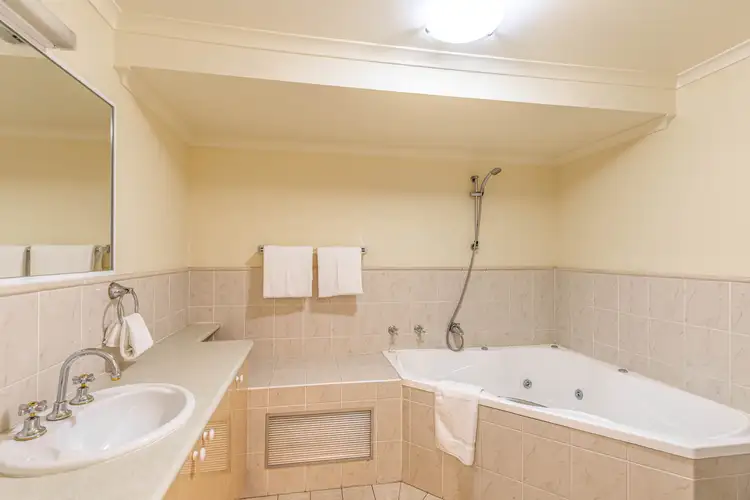 Fifth view of Homely house listing, Unit 4 4/108 William Street, Bathurst NSW 2795