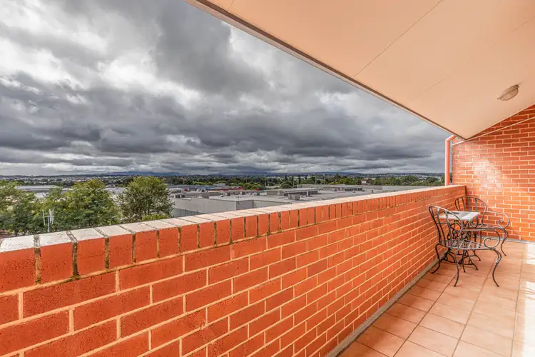 Unit 3 4/108 William Street, Bathurst NSW 2795