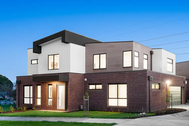 1/2 Whitehaven Crescent, Mulgrave VIC 3170