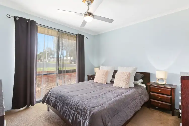 Fifth view of Homely house listing, 17 Newbury Court, Carrum Downs VIC 3201