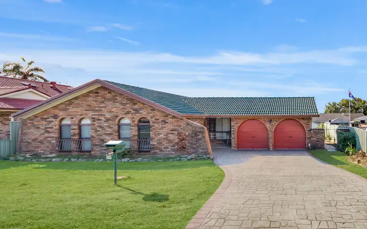 26 Victoria Road, Macquarie Fields NSW 2564