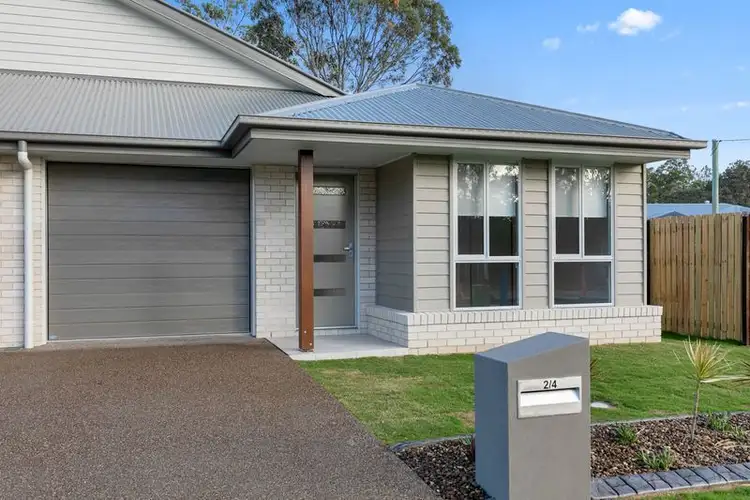 2/4 Senor Avenue, Urangan QLD 4655