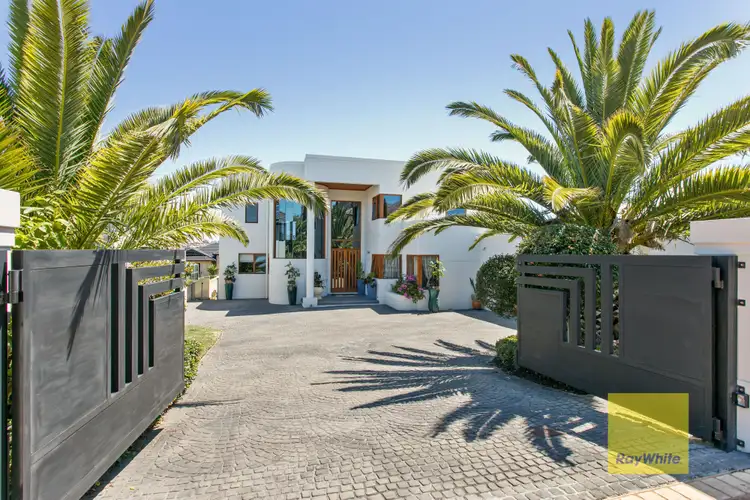 8 Saddington Crescent