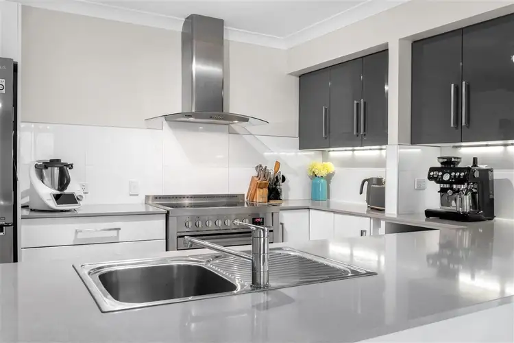 31 Palmer Place, Narangba QLD 4504