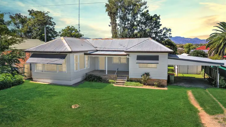 9 Centre Street, Quirindi NSW 2343