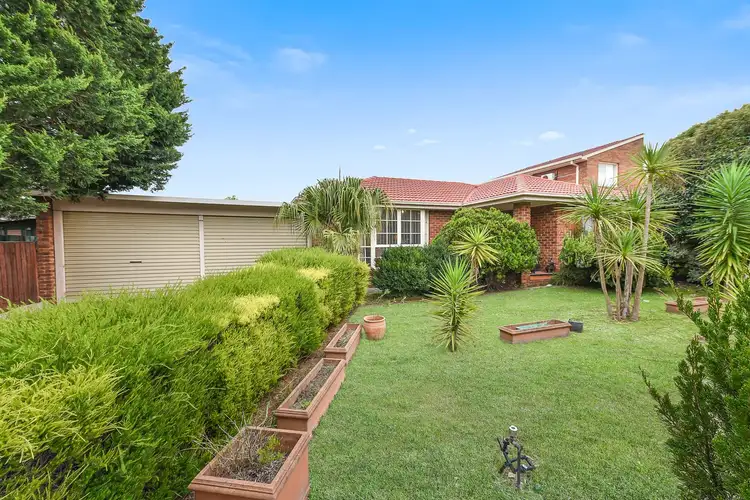 2 Lomond Court, Endeavour Hills VIC 3802