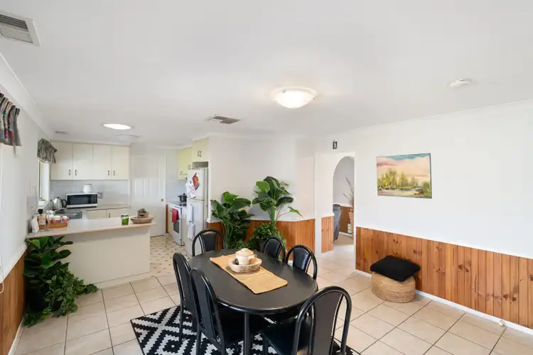 Fifth view of Homely house listing, 20 Kaldari Crescent, Glenfield Park NSW 2650