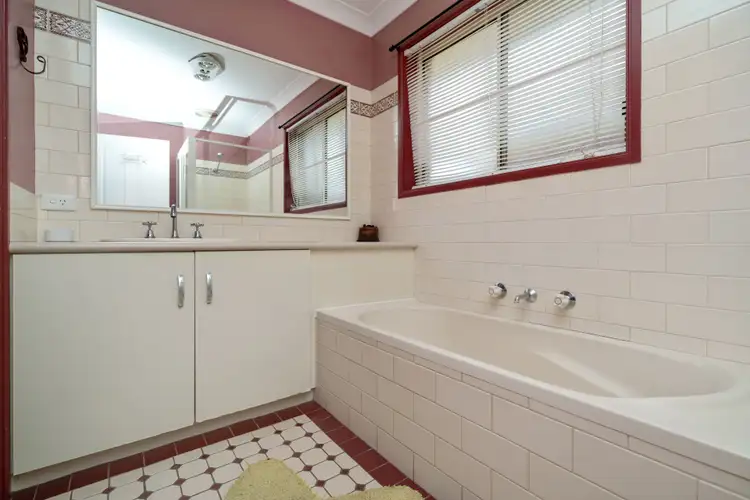 Sixth view of Homely house listing, 20 Kaldari Crescent, Glenfield Park NSW 2650