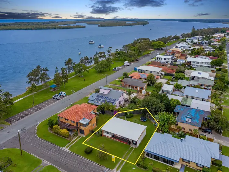 2 Roy Street, Golden Beach QLD 4551