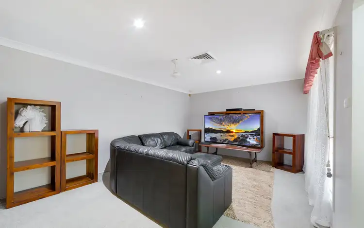 Second view of Homely house listing, 8 Derwent Place, Kearns NSW 2558