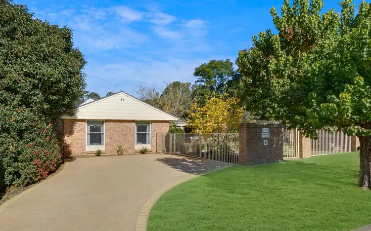 2 Clyde Place, Campbelltown NSW 2560
