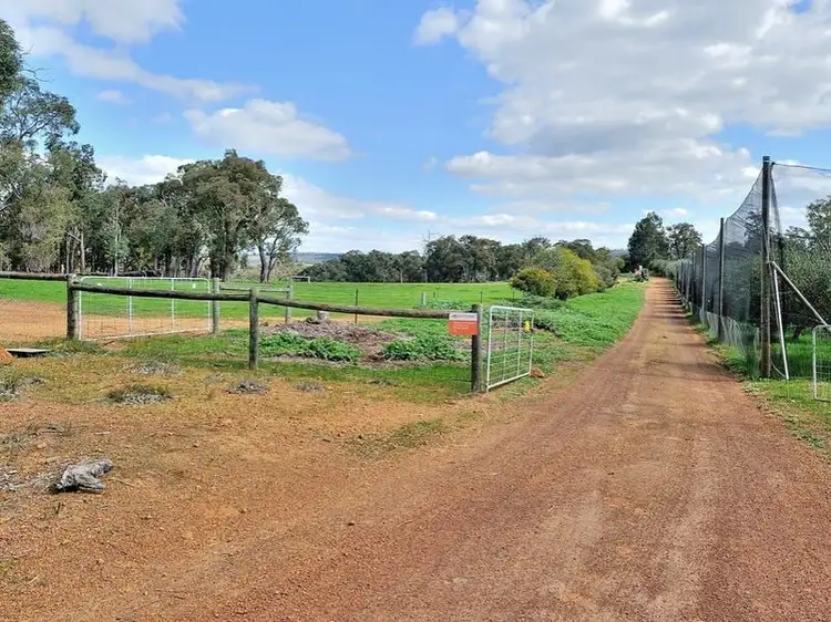 669 Reen Road, Gidgegannup WA 6083