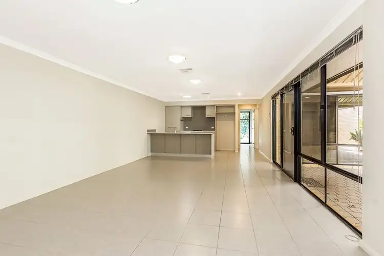 Second view of Homely house listing, 10/33 Kootingal Bend, Baldivis WA 6171