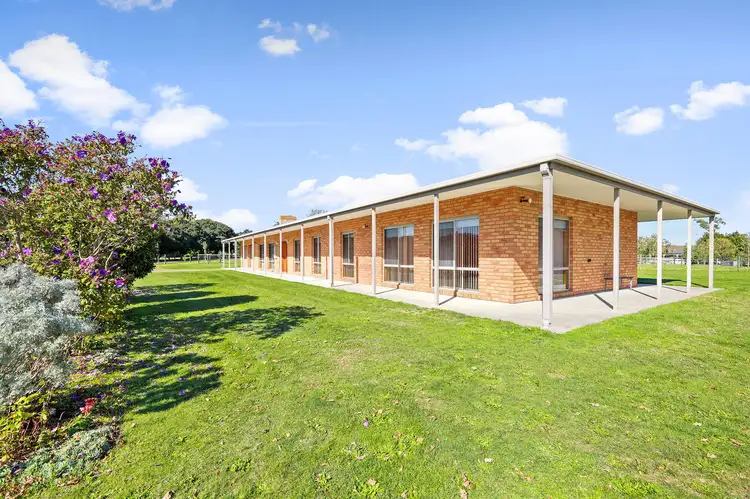 2/11 Arnup Crescent, Drouin VIC 3818