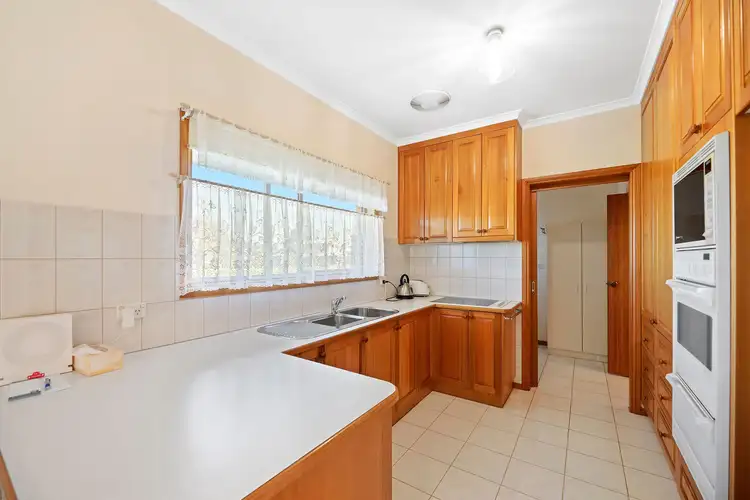 Second view of Homely house listing, 2/11 Arnup Crescent, Drouin VIC 3818