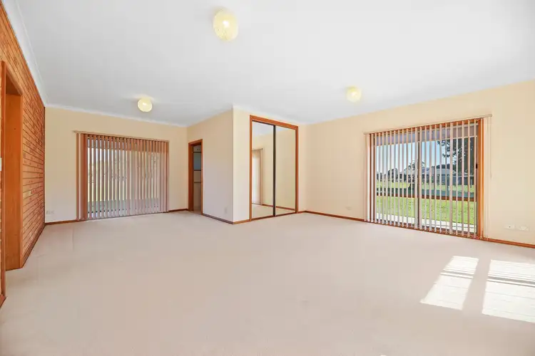 Sixth view of Homely house listing, 2/11 Arnup Crescent, Drouin VIC 3818