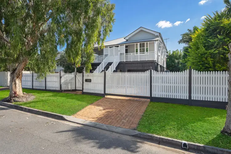 8 Erskine Avenue, Kedron QLD 4031
