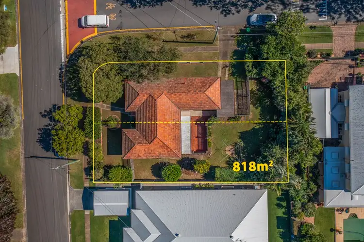 240 Cliveden Avenue, Corinda QLD 4075
