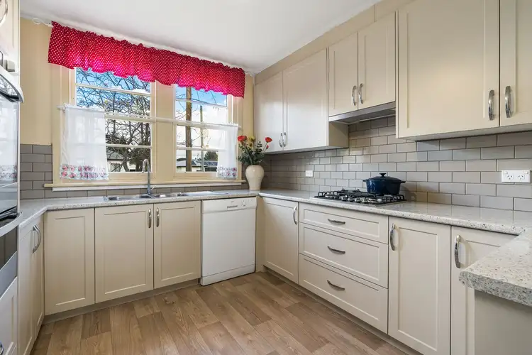 Fifth view of Homely house listing, 17 Carrington Avenue, Oberon NSW 2787