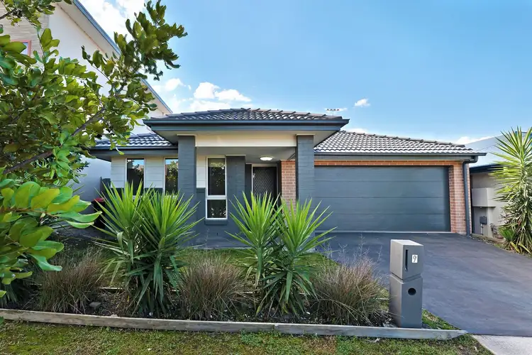 9 Ewan James Drive, Glenmore Park NSW 2745