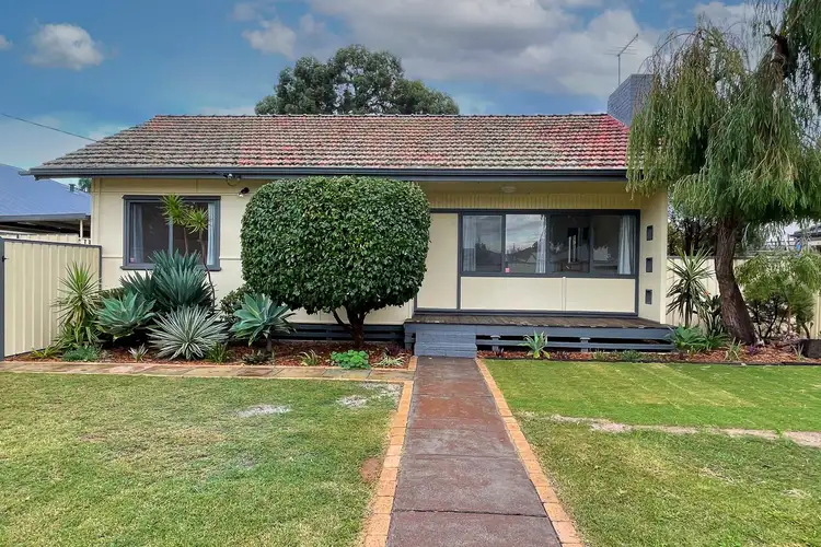 33 Finnan Street, Cloverdale WA 6105