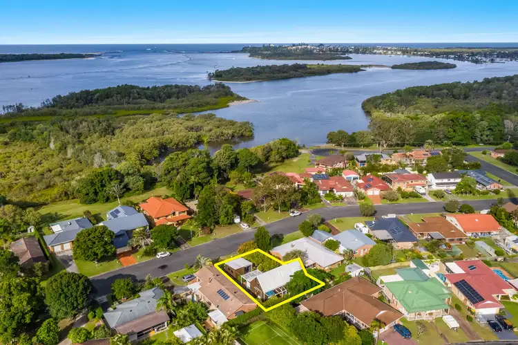 11 The Peninsula, Yamba NSW 2464