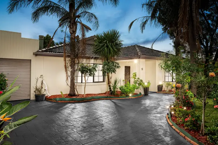 16 Honeysuckle Court, Mill Park VIC 3082