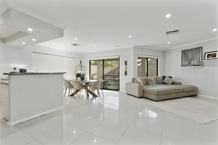 2, 14 Crowhurst Way, Morley WA 6062