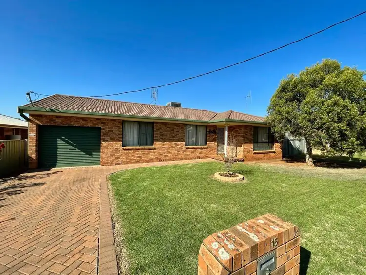 15 Flinders Street, Parkes NSW 2870