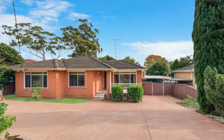 8 Arnold Street, Leumeah NSW 2560
