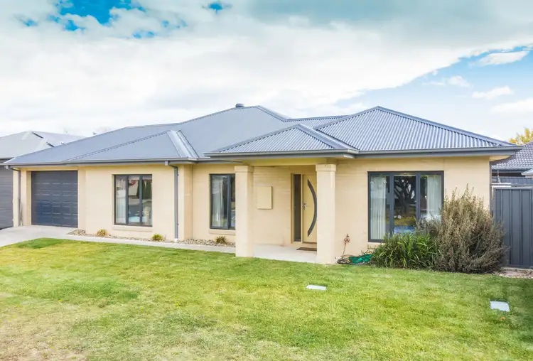 2 Amy Court, Mansfield VIC 3722
