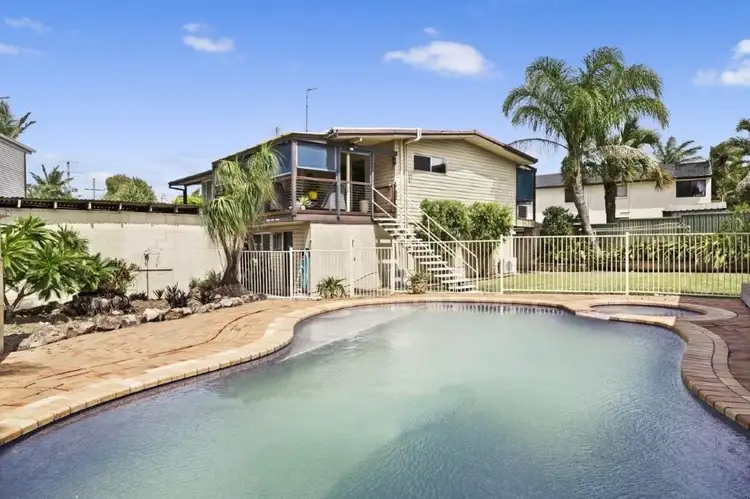 41 Bardon Avenue
