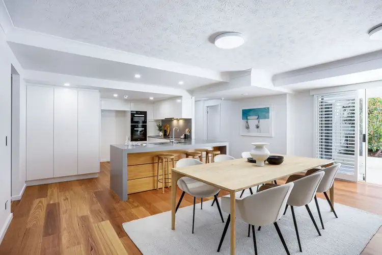 Sixth view of Homely apartment listing, 2/5-7 Cronin Avenue, Main Beach QLD 4217