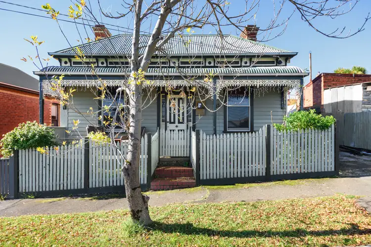 15 Young Street, Golden Point VIC 3350