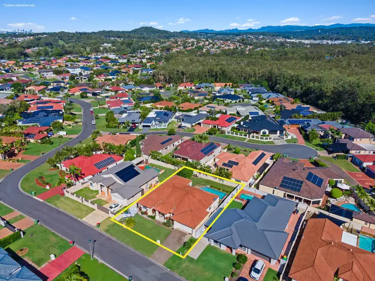 34 Nottinghill Gate Drive, Arundel QLD 4214