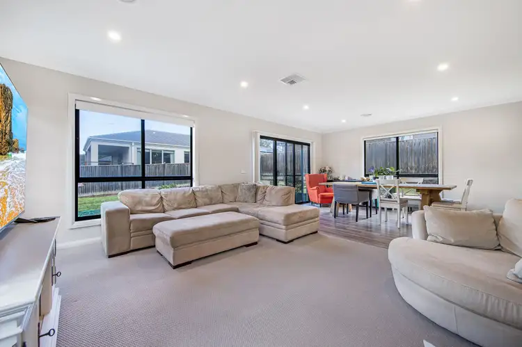 75 Evans Drive, Croydon VIC 3136