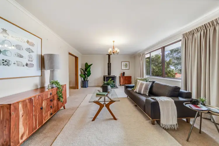 6 Nangle Place, Giralang ACT 2617